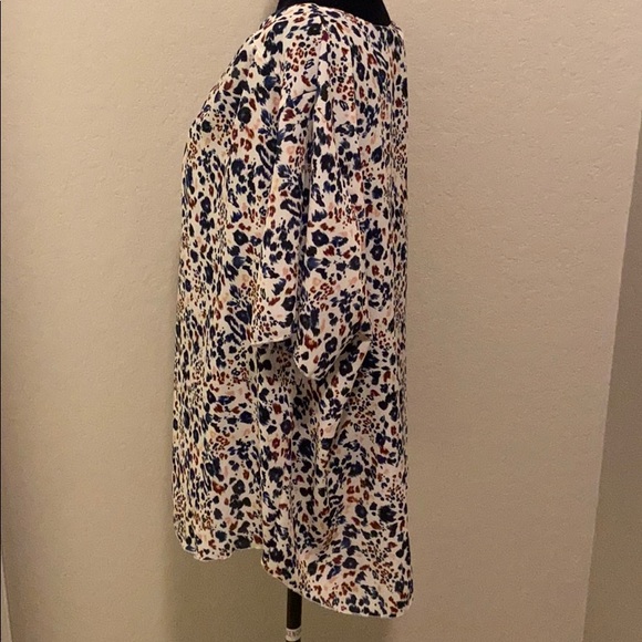 Blouse - Picture 2 of 3